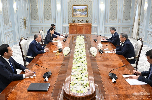 박진 외교부장관, 우즈베키스탄 대통령 예방 기사 이미지